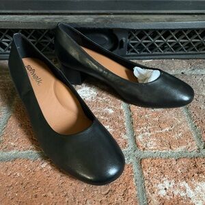 NEW! Softwalk SOFT WALK Black Leather Heel Slip on shoes SZ 12 Wide